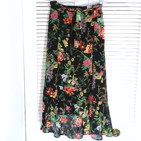Westport Dresses & Skirts - Westport - NWOT Tropical Print Hi-Low Skirt!